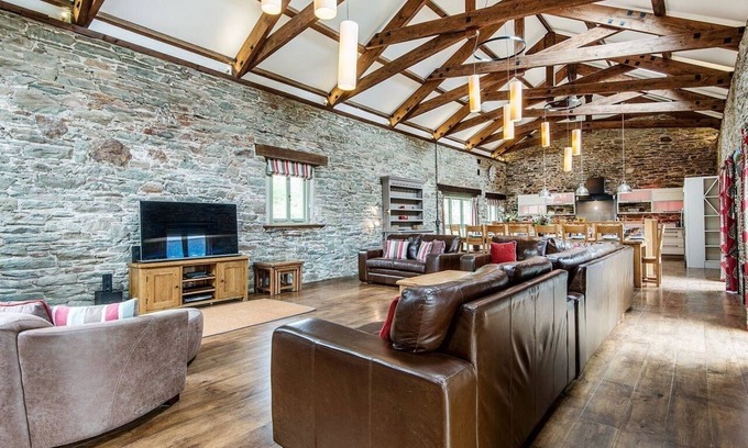 Kingsbridge Cottage | MILL BARN, pet friendly, luxury holiday cottage in Woolston, Devon
