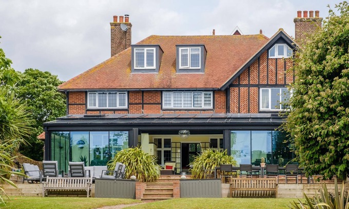 Thorpeness Cottage | Mill House - A stunning large house in Thorpeness - Close to Thorpeness Meare & Thorpness Beach - Ma