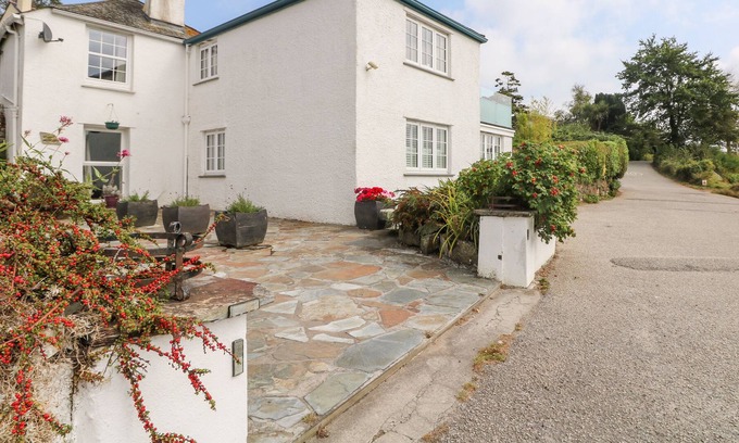 Mylor Bridge Cottage | MILL MOORING, pet friendly, character holiday cottage in Mylor Bridge
