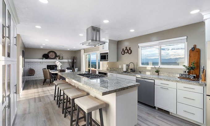 Olympus Cove House | Millcreek Villa: Scenic Fun & Games Getaway!