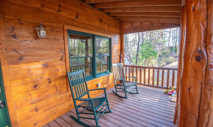 Millers Creek Cabin | Millers Creek Log Cabin - 20 minutes to WJ and Wilkes