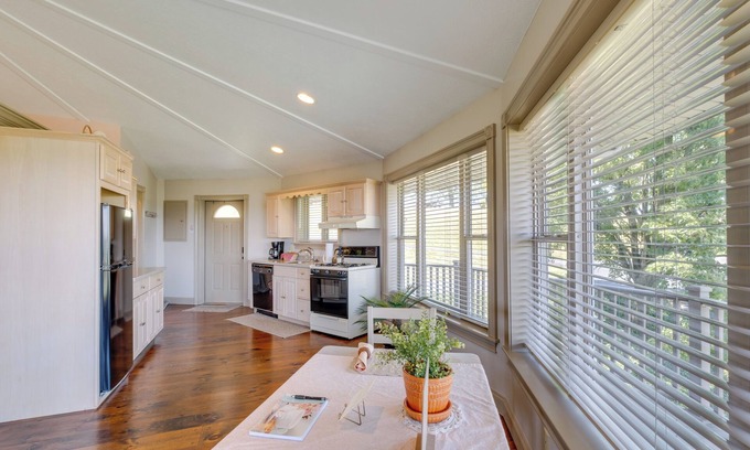 Millersburg Apartment | Millersburg Getaway w/Amish Country Views!
