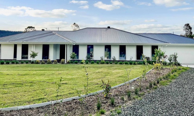 Millfield House | Millfield Garden House - Brand new house in quaint village setting