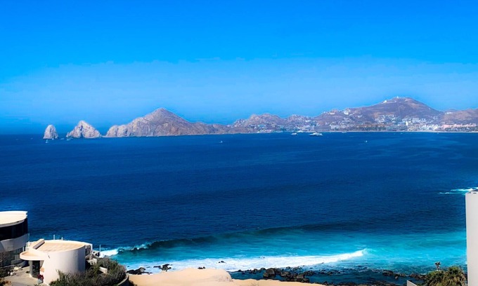 Cabo Bello Apartment | Million-dollar ocean view condo in Misiones