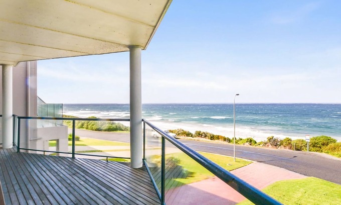 Hayborough House | Million Dollar Sea Views
