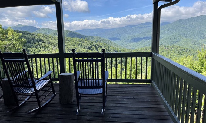 Canton House | Million Dollar views from 360 wrap-around porch