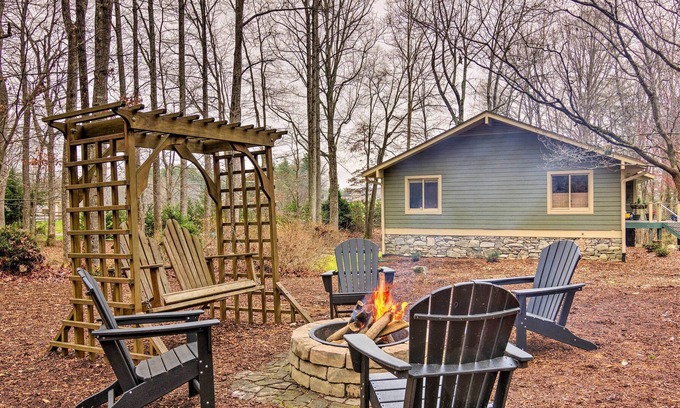 Mills River Apartment | Mills River Retreat Near Hiking & Breweries!