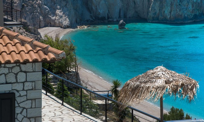 Agios Nikitas Villa | Milos Bay Villas- Beachfront Luxury Villa with PRIVATE POOL & OUTDOOR JACUZZI