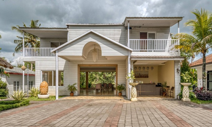 Kedewatan Hotel | Mimi Manis Bungalow