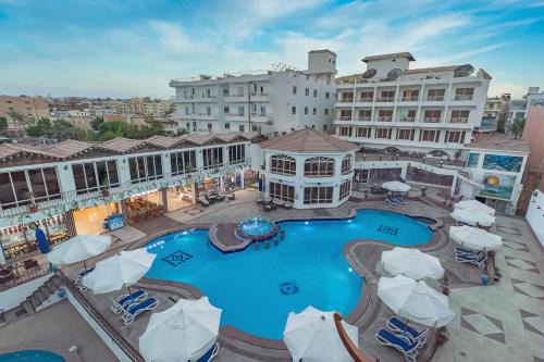 Sheraton Road -Sakkala Resort | MinaMark Beach Resort for Families and Couples Only