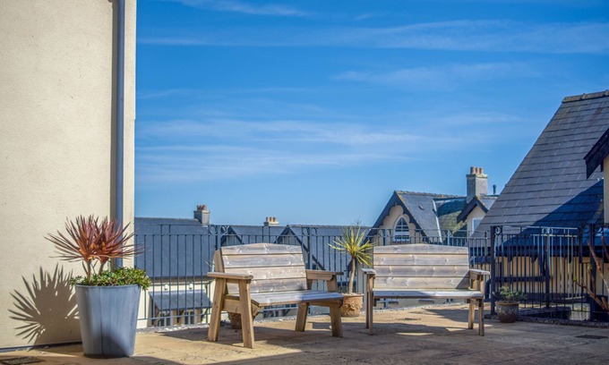 Saundersfoot Apartment | Minarvon - 2 Bedroom Apartment - Saundersfoot