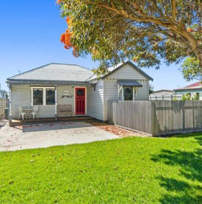 Seaspray House | Mini Beach Cottage - Seaspray Escape