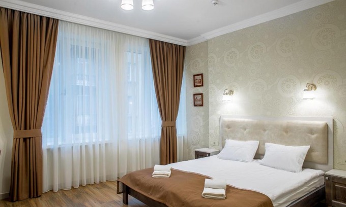 Prospekt Svobody Apartment | Mini Hotel Barvy Lvova on Hnatyuka St.