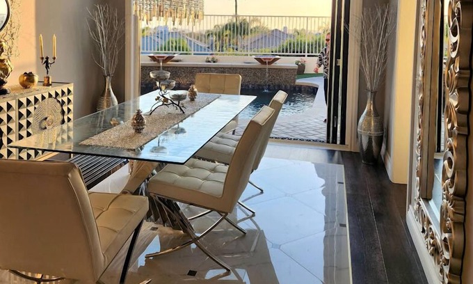 Coto de Caza House | Mini Mansion