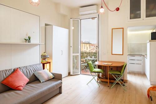 Zona Solari Apartment | Mini-Penthouse with Terrace - Design&Fashion District