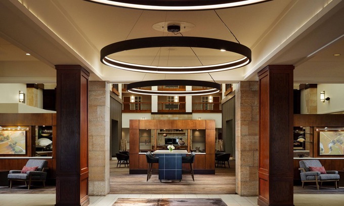 Brooklyn Park Hotel | Minneapolis Marriott Hotel & Conference Center