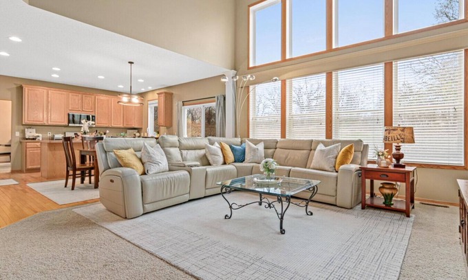 Cottage Grove House | Minnesota Timber Ridge: Cottage Grove and Woodbury Suburbs of Saint Paul