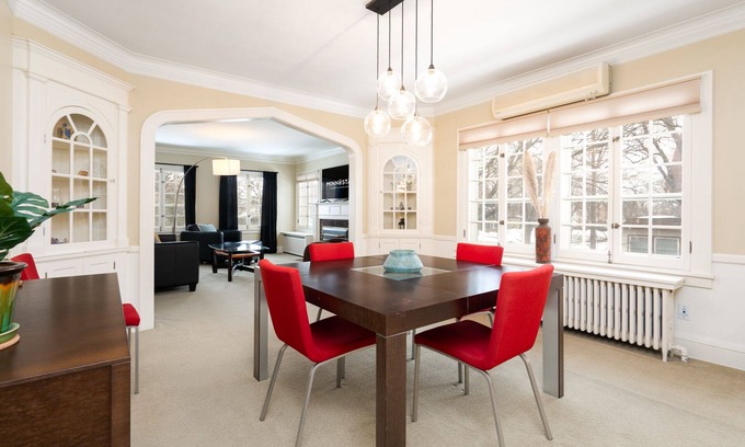 Ecco House | MINNeSTAY* Twin City Terrace