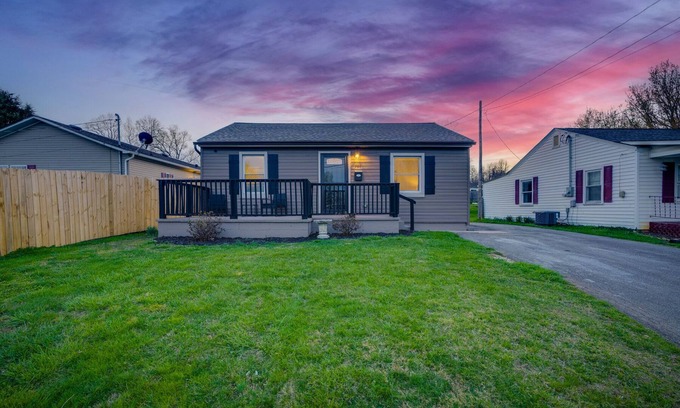 Johnson City House | Mins To Downtown, ETSU, Buffalo Mtn. Park JCMC, VA Med Center