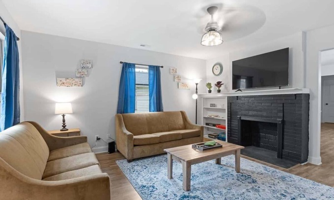 Chattanooga House | Mins to Downtown, Park, & Zoo! Crafty on Hoyt