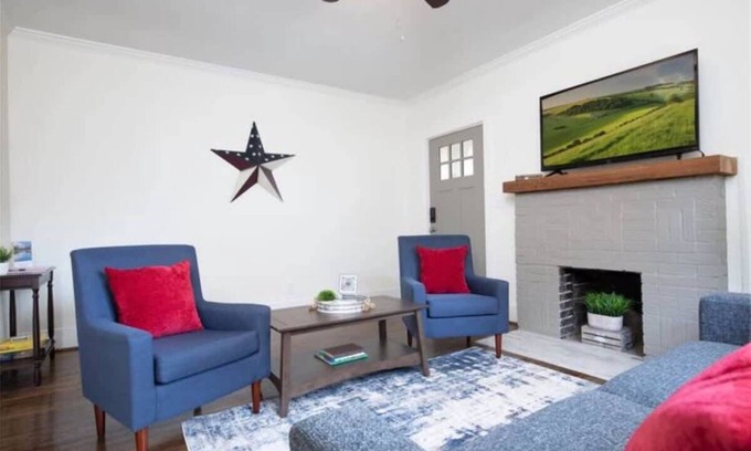 Norwood House | Mins to Downtown & Top Golf - Historic at Norwood