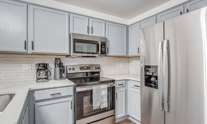 University District House | Mins to Downtown & U of Memphis! High Point Duet 1