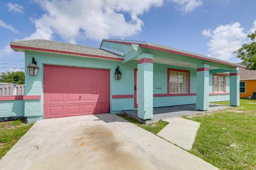 Fort Pierce House | Mins to the Coast Port St Lucie Home with Lanai!