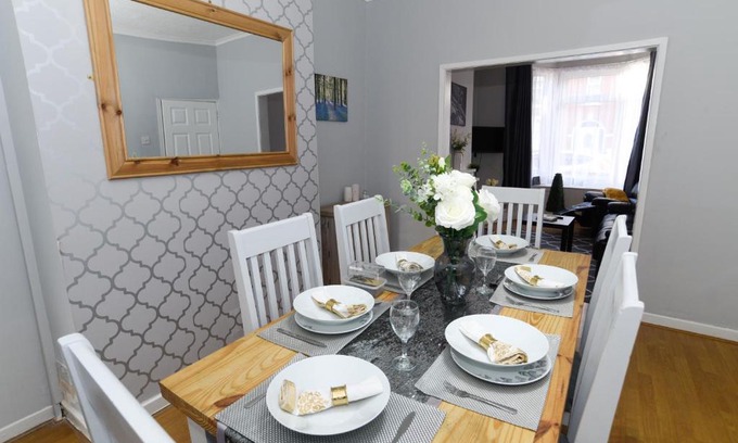 Crewe House | Minshull House