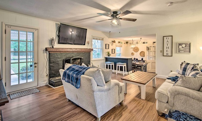 Mint Hill House | Mint Hill Home w/ Yard ~ 12 Mi to Charlotte