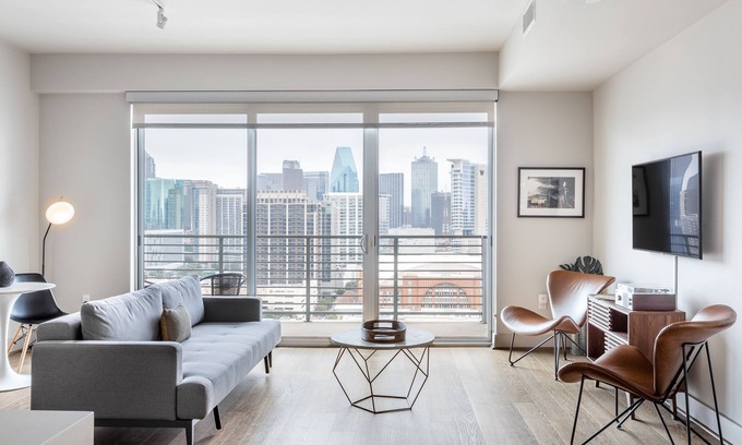 Uptown Apartment | Mint House Dallas – Victory Park