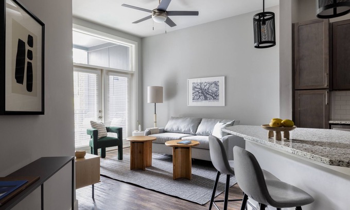 Greenville Downtown Apartment | Mint House Greenville - West End