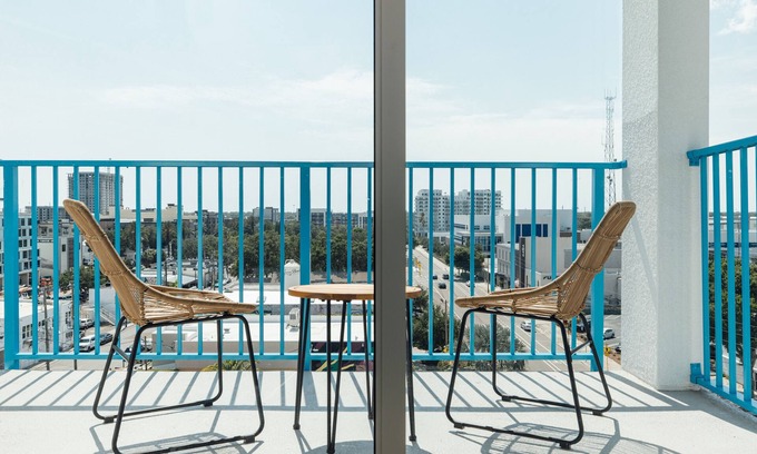 St. Petersburg - Clearwater Apartment | Mint House St. Petersburg - Downtown