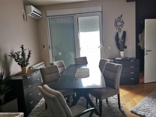 Sremska Mitrovica Apartment | Mint