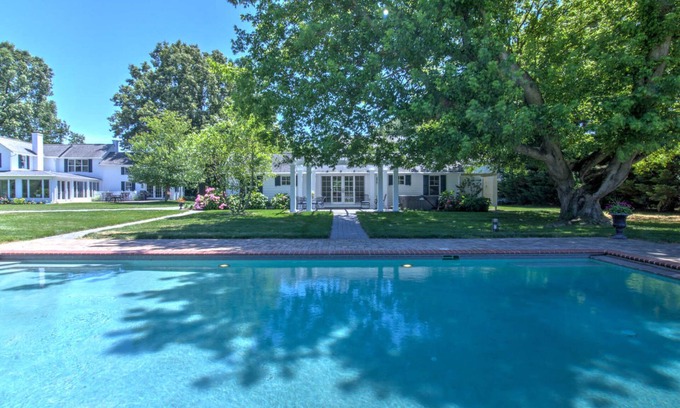 St. Michaels House | Minutes from Downtown St. Michael's | Game Room | Pool | Hot Tub | Pickle Ball C