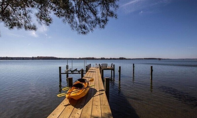 Unionville House | Minutes from Downtown Easton and St. Michaels | Hot Tub | Private Dock | Kayaks