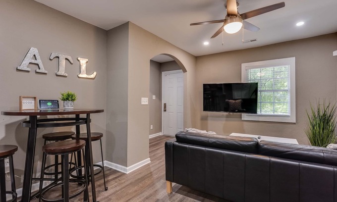 Pittsburgh House | Minutes from downtown - The Beltline Hideaway