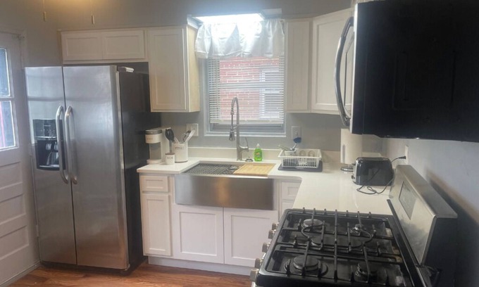 Washington House | Minutes from I-395, I295 & Capitol Hill! 15 minutes from the all new MGM Casino!