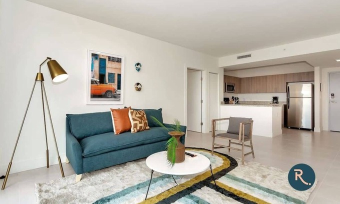 Coral Way House | Minutes from Miracle Mile | Roami at Grove 27