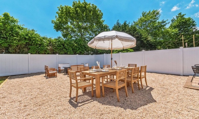 Southampton House | Minutes from the beach, brand new 4 bedroom