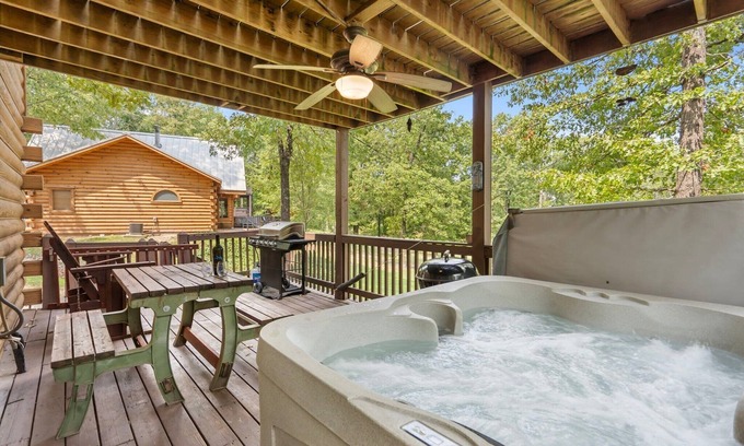 Ridgedale Cabin | Minutes to Big Cedar-Real Log Cabin-Free Silver Dollar Tickets-Pvt Hot Tub @ Lil Treehouse