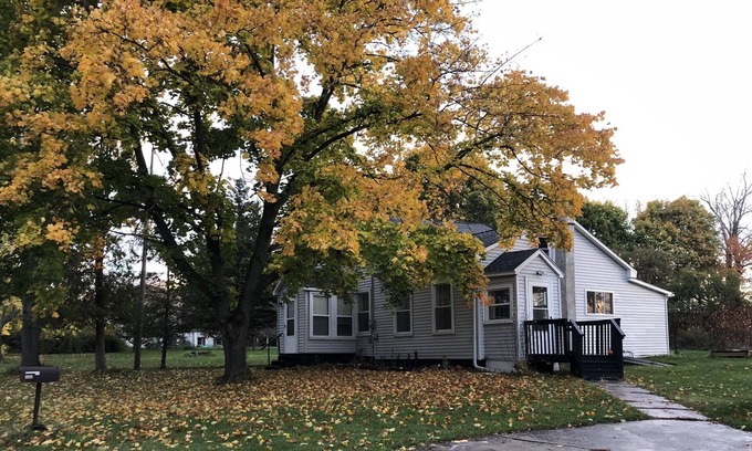 Etna House | Minutes to Cayuga Lake, Cornell, IC, museums and wineries
