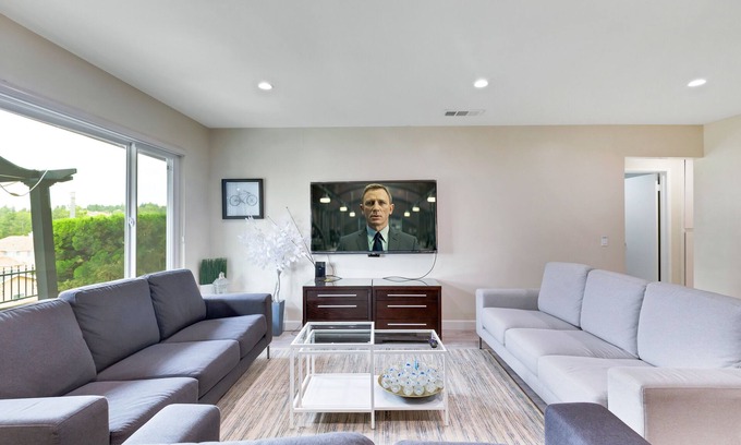 Rowland Heights House | ★Minutes to Disney ~ Amazing mountain View/♛King Bed★