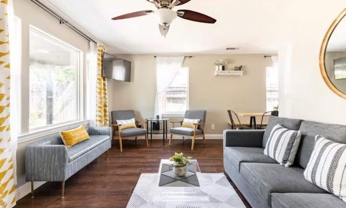 Atascadero House | Minutes to downtown & wineries. private yard, bocci court, BBQ