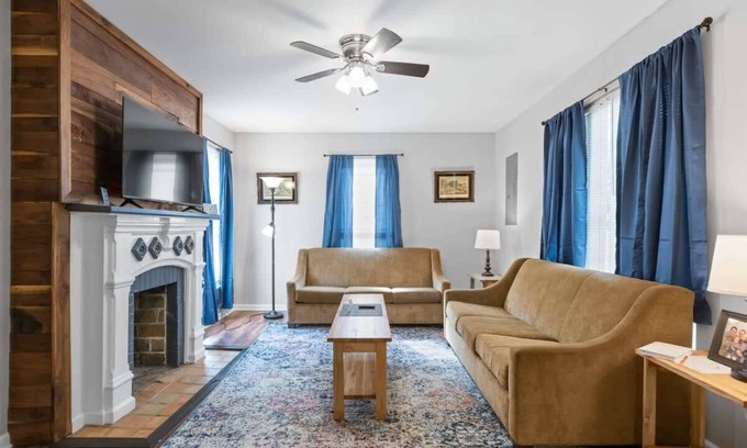 Chattanooga House | Minutes to Downtown, Park & Zoo! Trendy at Hoyt
