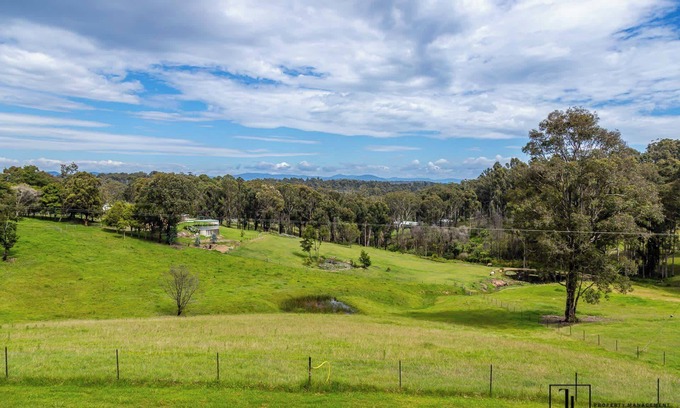 Malua Bay House | Minutes to Malua Bay Beach | Sunset Vista Retreat