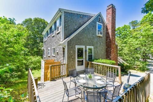 Eastham House | Minutes to Oceanside Beaches