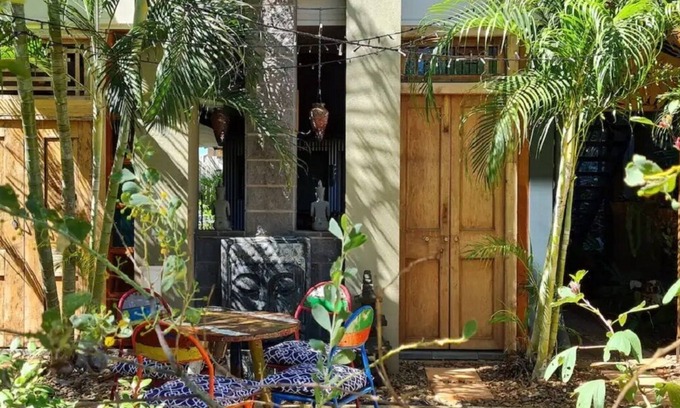 Cable Beach Bed & Breakfast | Minyirr Retreat: Tropical paradise close to Cable Beach.