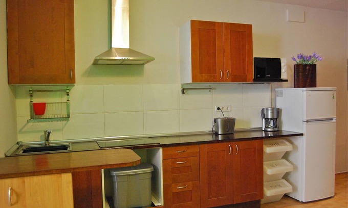 El Clot Apartment | MIRABARNA Patio 2 - near Sagrada Familia - Private / Professional Cleaning /WiFi