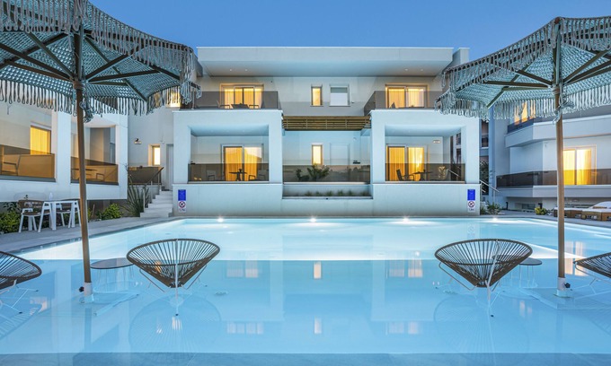 Pefkochori Bed & Breakfast | Mirablue Luxury Residences