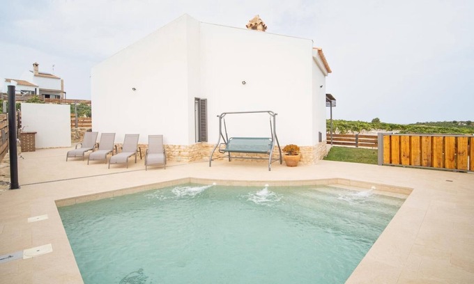 Trebujena House | Mirador del Guadalquivir Ánade Real- Swimming pool-Country House